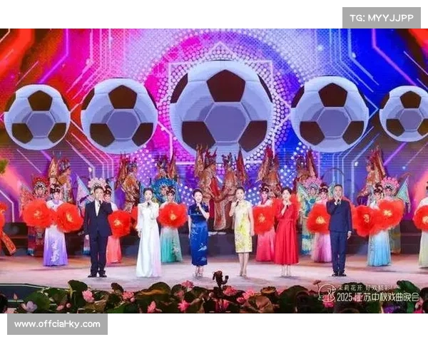 长城杯国外球队小球员登长城赏京剧，赛事兼具文化交流功能